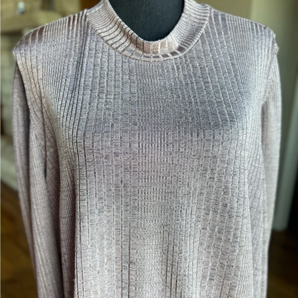 Signature Collection Cold Shoulder Top - Picture 3 of 10